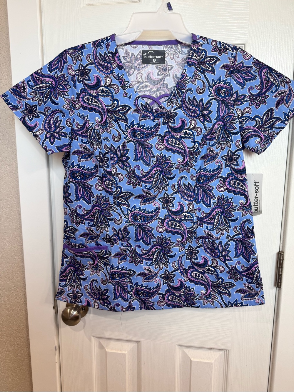 butter-soft Light Blue/Purple Paisley V‑Neck Scrub Top